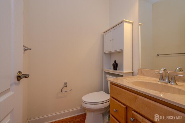 Building Photo - 8 Comstock Ln