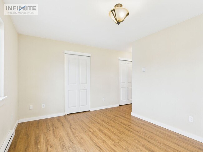 Building Photo - Beautifully Updated 2 Bedroom, 2 Bath Condo with Carport – Great Layout & Modern Finishes!