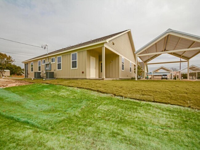 Building Photo - 240 Rose Dr