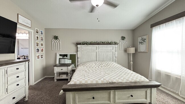 Building Photo - 11613 Flor Galatea Wy
