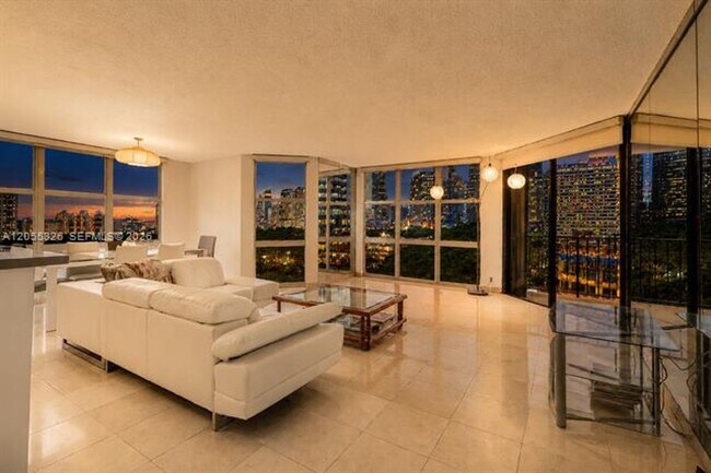 Building Photo - 1901 Brickell Ave