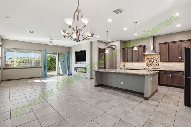 Building Photo - Beautiful 4-bed/3.5-bath Gilbert Home in Gilbert’s Cooley Station!