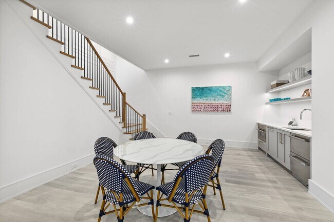 Building Photo - 173 Ferry Rd