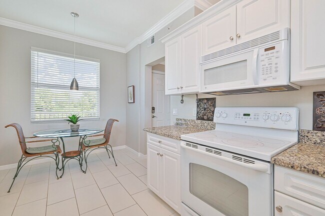 Building Photo - ** 2/2 Fully Furnished Annual Rental in Osprey Cove, Estero!