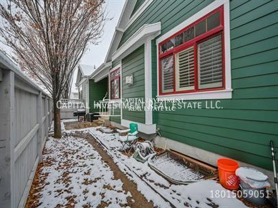 Building Photo - 10244 Sacramento Way