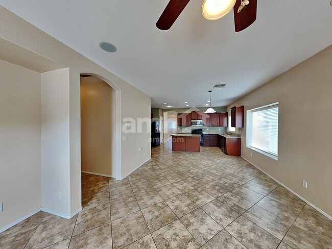 Building Photo - 14643 W Acapulco Ln