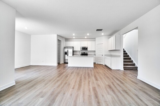 Building Photo - 404 W Monroe St