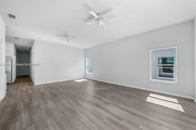Building Photo - 1435 Las Villas Blvd