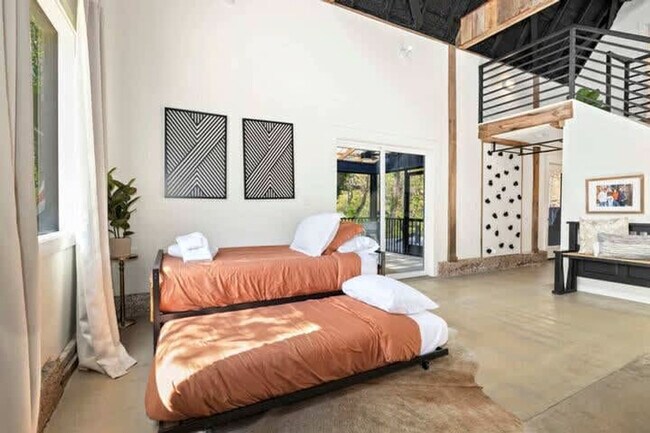 Building Photo - 8442 E McNelly Rd