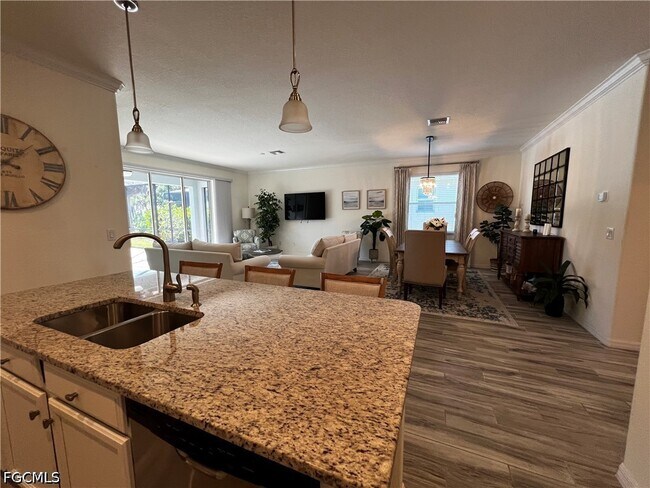 Building Photo - 15556 Pascolo Ln