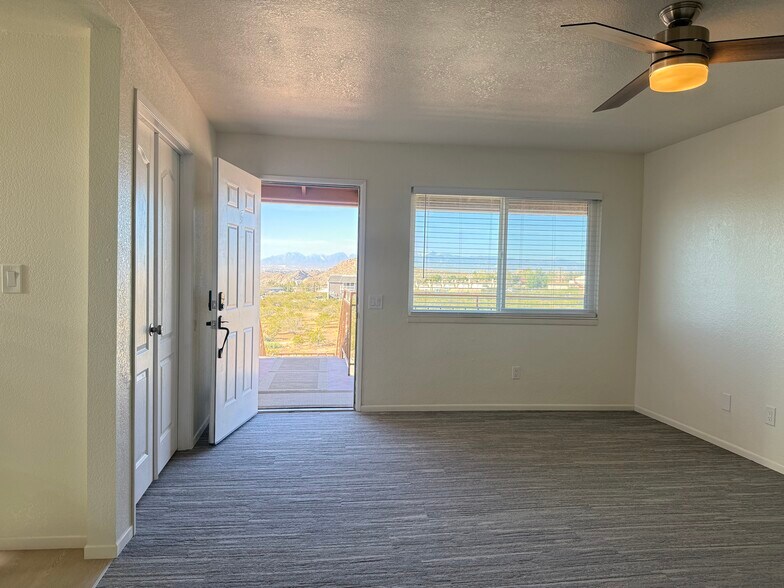 Building Photo - 16321 Siskiyou Rd