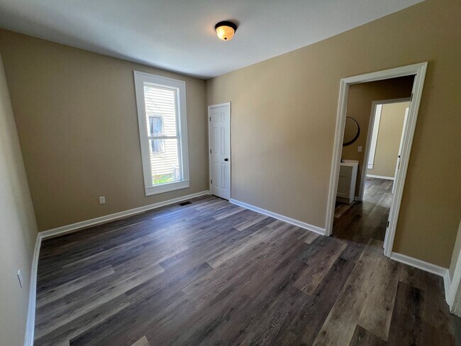 Building Photo - 3 bedroom 2 bathroom off Lurleen Blvd. in Northport