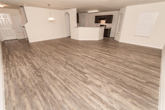 Building Photo - 5470 Quail Cove Ln