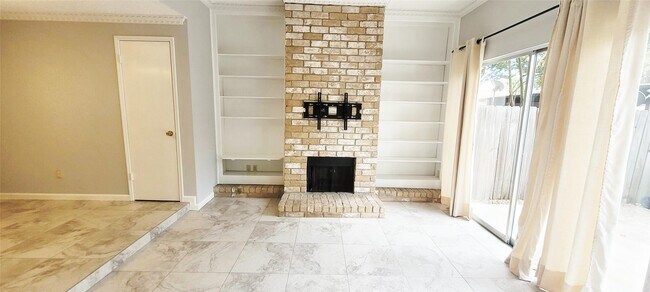 Building Photo - 7700 Creekbend Dr
