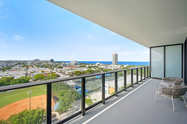 Building Photo - 580 72nd St