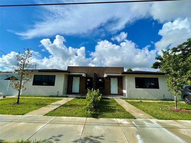 Primary Photo - 11848 SW 213th St
