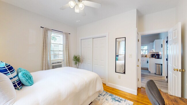 Building Photo - 24 Hews St