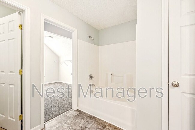 Building Photo - 519 Abbottswood Dr
