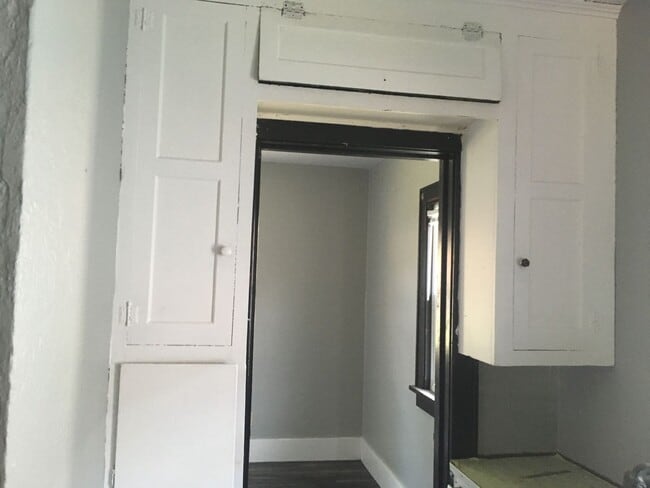 Building Photo - 313 Dearborn Ave