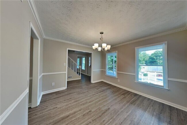 Building Photo - 2742 Bentwood Dr