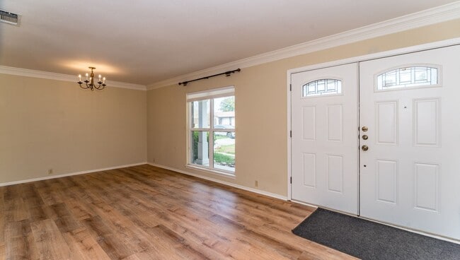 Building Photo - 3-BEDROOM IN SUNGATE, NORTH EAST ISD