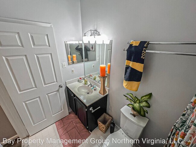 Building Photo - 2 br, 2 bath House - 6559 Grange Ln #402
