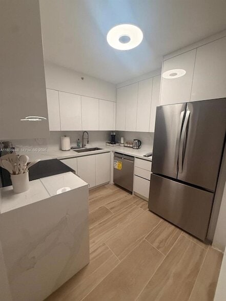 Building Photo - 1500 Bay Rd