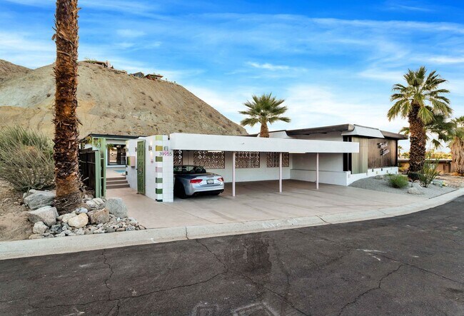 Building Photo - 39955 Estates Rd