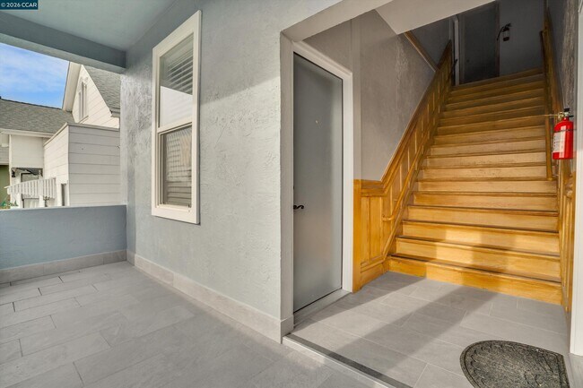 Building Photo - 530 Virginia St