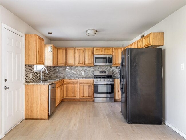 Building Photo - 800 Monterrey Pl