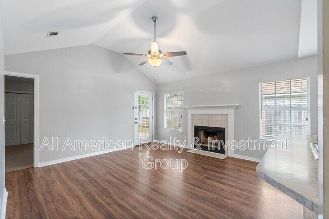 Building Photo - 1911 Summer Hills Ln