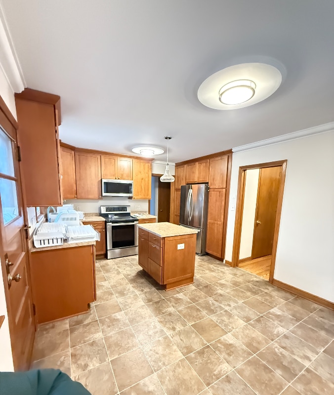 Building Photo - 2143 Marshall Ave