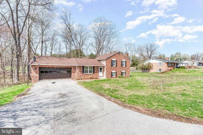 Building Photo - 3604 Cox Ct