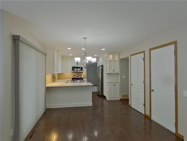 Building Photo - 2303 Leyland Cir