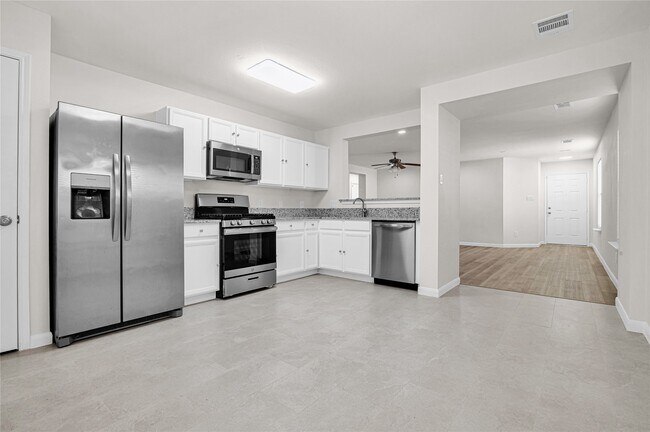 Building Photo - 29514 N Legends Bend Dr