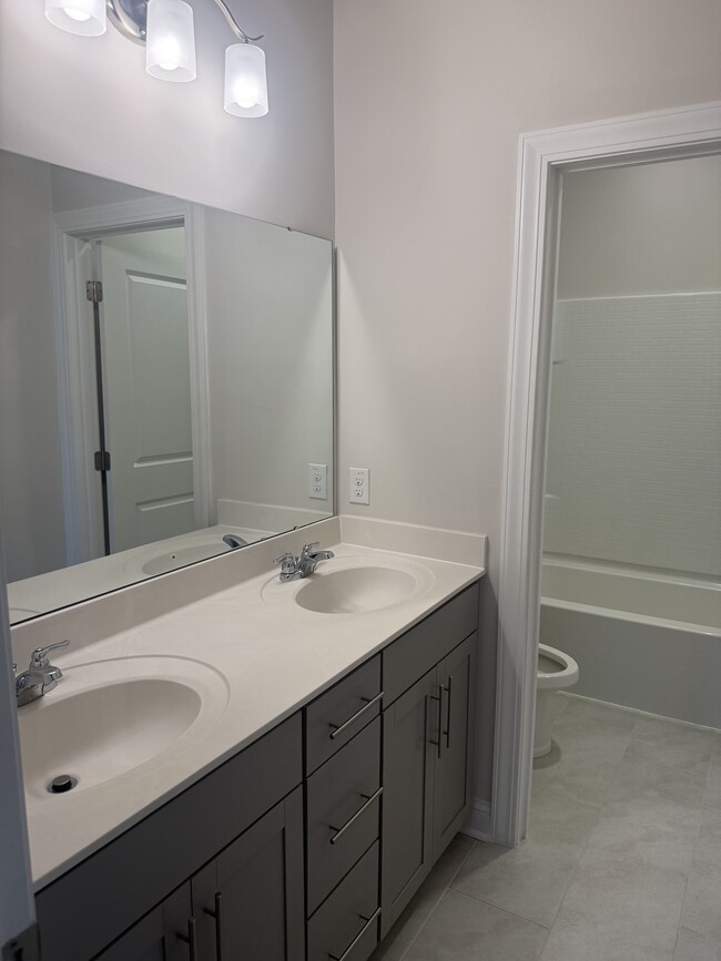 Building Photo - 227 Bering Ln
