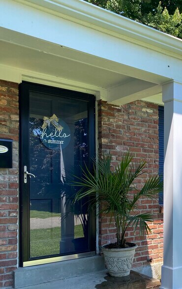 Building Photo - 8003 Broadfern Dr