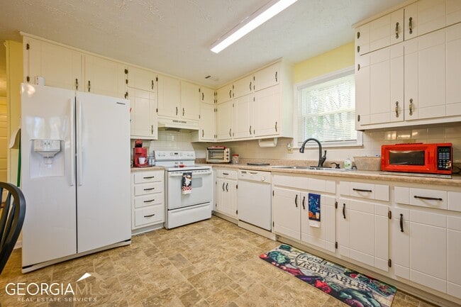 Building Photo - 9577 Winding Way Ln