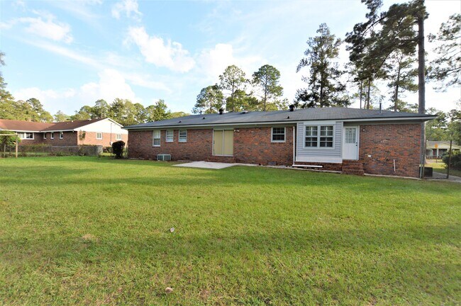Building Photo - 712 Habersham Rd