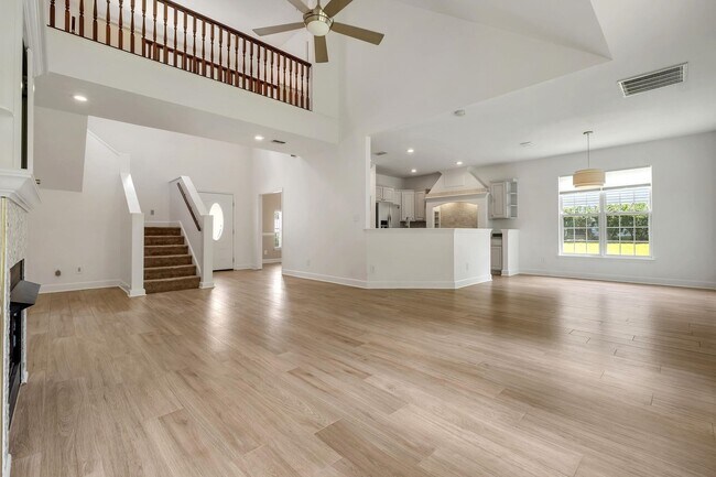 Building Photo - 848 Eagle View Dr