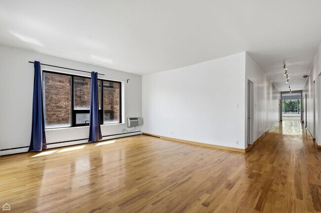 Building Photo - 5229 S Greenwood Ave