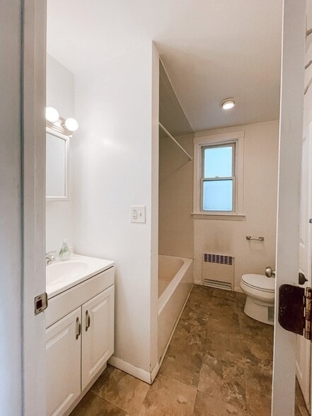 Building Photo - 40 I St