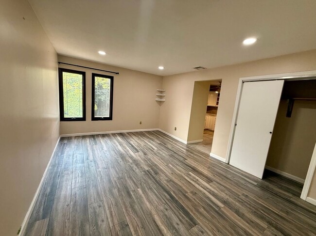 Building Photo - 333 Smithtown Blvd