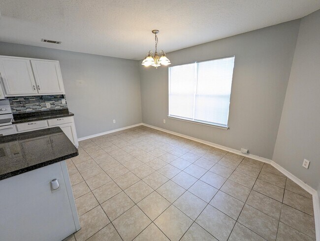 Building Photo - 8601 Laredo St