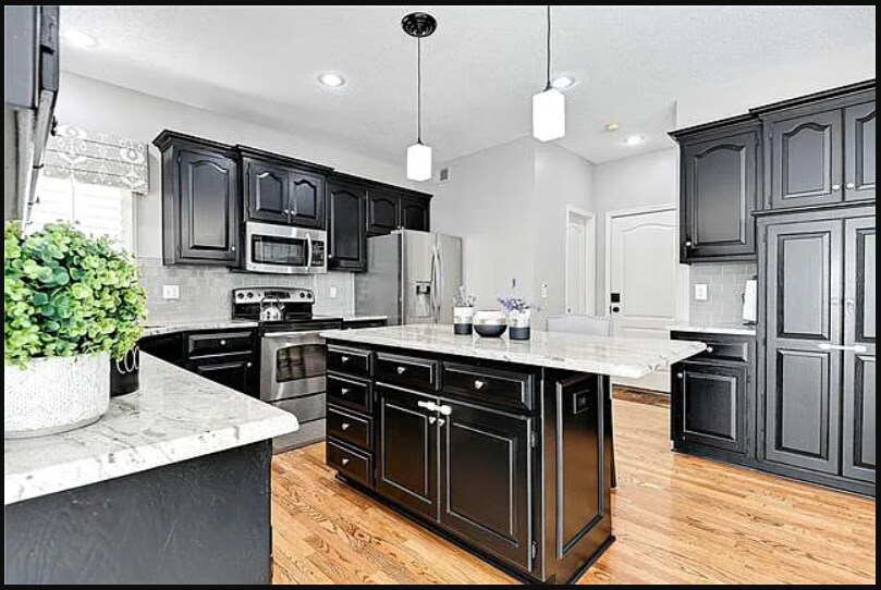 Building Photo - 8000 W 146th St