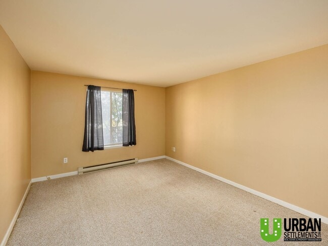 Building Photo - Comfortable 1-Bedroom Condo with Parking & Resort-Style Amenities