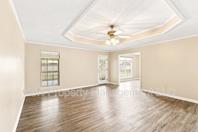 Building Photo - 17 Arbor Ridge Way