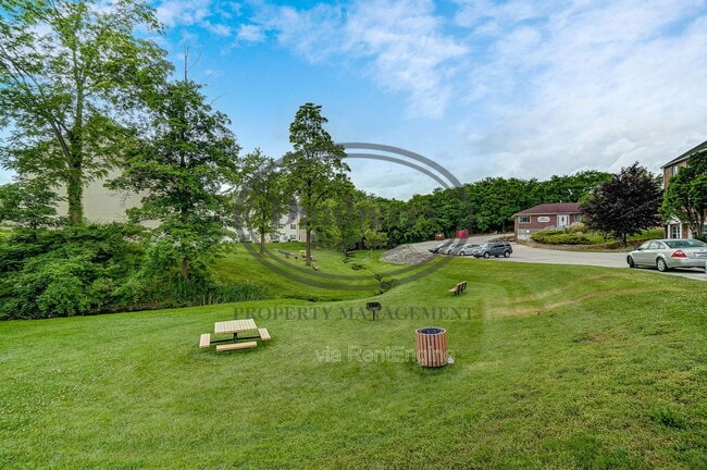 Building Photo - 1133 N Byrne Rd