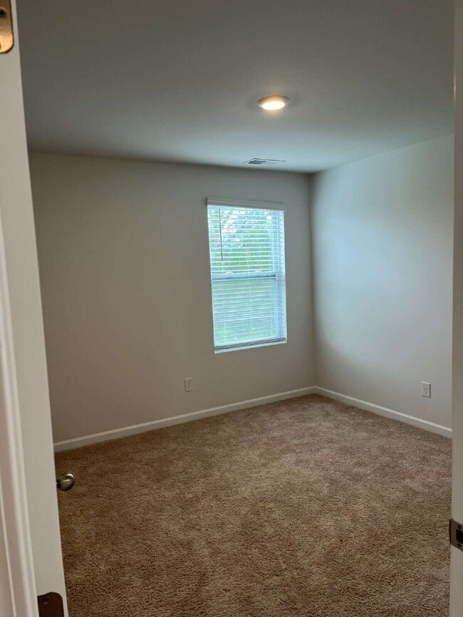 Building Photo - 1083 Pepper Stone Dr