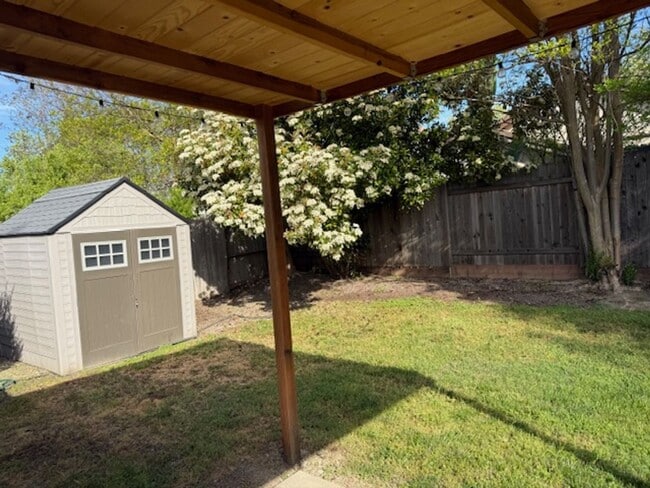 Building Photo - Cozy home in Natomas
